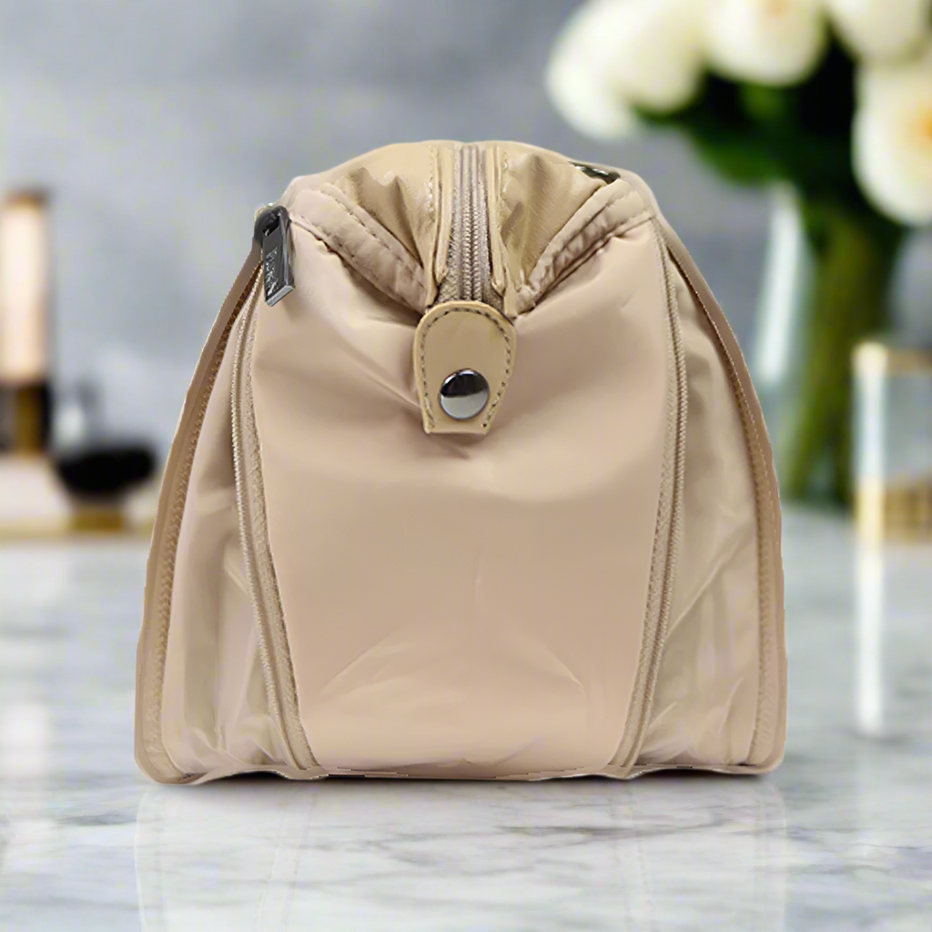 There's a Light Inside Oprah's Favorite Purse Organizer - Nude