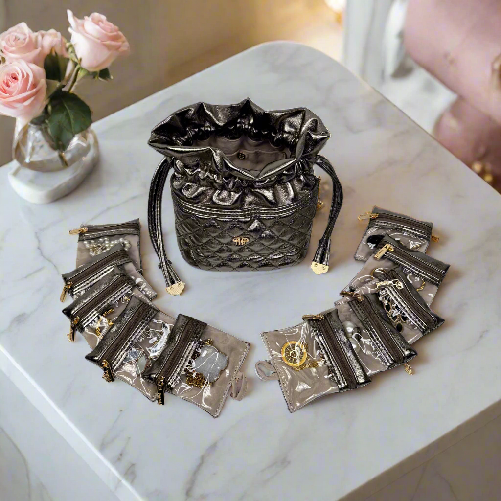 わ*ん様 銀製　アクセサリーケース Oprah's Favorite Things 2021 - Dual Use Jewelry Case - Metallic